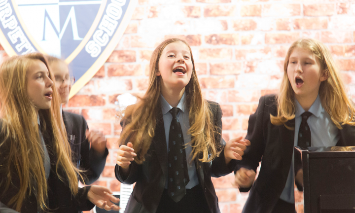 How to sing in a 'pop' style